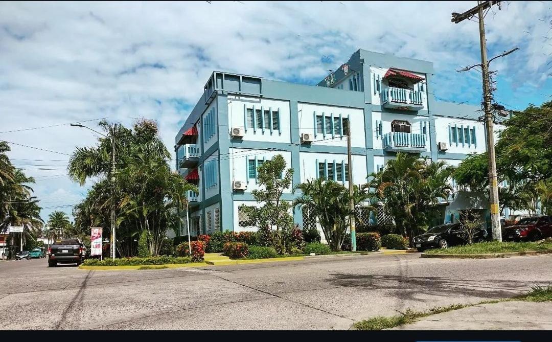 Hotel Carnaval La Ceiba Exterior photo